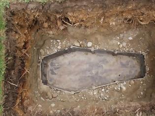 Φωτογραφία για ΑΥΤΟΣ είναι ο λόγος που οι ΝΕΚΡΟΙ θάβονται 2 μέτρα κάτω από την γη...