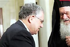 ΟΙ ΕΝΑΓΚΑΛΙΣΜΟΙ ΤΟΥ ΑΡΧΙΕΠΙΣΚΟΠΟΥ ΜΕ ΤΟΥΣ ΔΩΣΙΛΟΓΟΥΣ