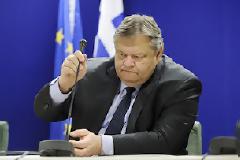 Ο Βενιζέλος… μόνος στο κάδρο