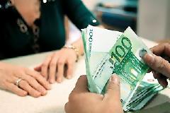 Εκπνέει η προθεσμία για τα προνοιακά επιδόματα