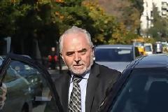 Δεν αποκλείει νέα μείωση των συντάξεων ο Κουτρουμάνης