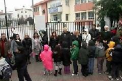 Κάνουν μαθήματα σε κοντέινερ...