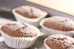 ΣΥΝΤΑΓΗ: Μίνι muffins με Quaker, κακάο & μπανάνα
