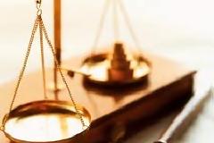 Θύματα πλεκτάνης δηλώνουν οι δύο υπάλληλοι του υπουργείου Ανάπτυξης.