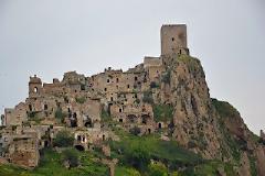 Το Craco βρίσκεται στην περιφέρεια της Basilicata και στην επαρχία Matera της Ιταλίας και κατοικήθηκε τον 8ο αιώνα από Έλληνες αποίκους με την ονομασία Montedoro…