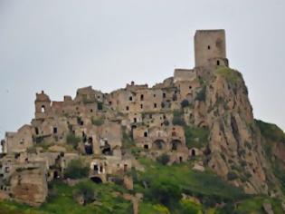 Φωτογραφία για Το Craco βρίσκεται στην περιφέρεια της Basilicata και στην επαρχία Matera της Ιταλίας και κατοικήθηκε τον 8ο αιώνα από Έλληνες αποίκους με την ονομασία Montedoro…