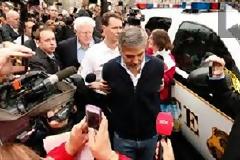 Ελεύθερος ο Κλούνεϊ μετά τη σύλληψή του!