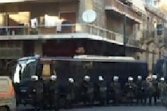 Κόπηκε η πορεία των αντιρατσιστών...στην Αχαρνών και Ιουλιανού..Δείτε live