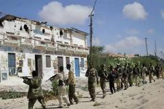 Πολεμικά αεροσκάφη βομβάρδισαν βάση της Αλ Σαμπάμπ στη Σομαλία