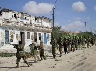 Φωτογραφία για Πολεμικά αεροσκάφη βομβάρδισαν βάση της Αλ Σαμπάμπ στη Σομαλία