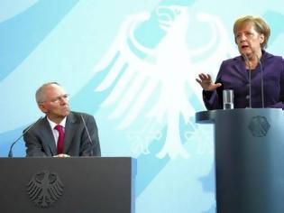 Φωτογραφία για Η Μέρκελ δείχνει Σόιμπλε για πρόεδρο του Eurogroup