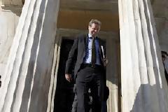 Αυτοκριτική και θέμα απολύσεων στο Δημόσιο από Τόμσεν