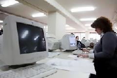 «Δεσμευθήκατε για μειώσεις αλλά κάνατε προσλήψεις»