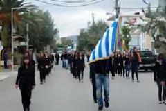 Παρέλαση χωρίς επισήμους στη Χερσόνησο...