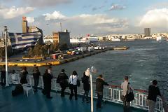 ΔΕΝΟΥΝ ΚΑΒΟΥΣ ΕΠ' ΑΟΡΙΣΤΟΝ ΤΑ ΠΛΟΙΑ