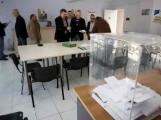 Φωτογραφία για Σε εξέλιξη η ψηφοφορία των μελών του ΠΑΣΟΚ στην Αχαία...