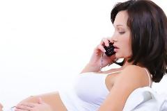 Το κινητό στην εγκυμοσύνη προκαλεί πρόβλημα συμπεριφοράς στο παιδί