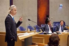 ΟΛΛΑΝΔΙΑ: ΟΧΙ ΣΤΑ ΠΑΚΕΤΑ ΔΙΑΣΩΣΗΣ ΚΑΙ ΛΙΤΟΤΗΤΑΣ ΛΕΝΕ ΟΙ ΨΗΦΟΦΟΡΟΙ