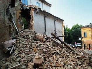 Φωτογραφία για ΗΠΑ Ιταλία: 5χρονη που είχε παγιδευτεί μετά το σεισμό, σώθηκε από...λάθος τηλεφώνημα