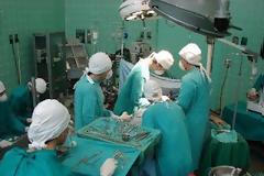 Παπούτσια σε έντονα χρώματα προτείνουν οι σχεδιαστές
