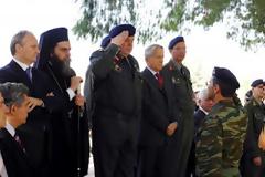 Οι οικολόγοι ζητούν την παραίτηση του Υπ.Άμυνας στρατηγού Φράγκου Φραγκούλη επειδή υπερασπίστηκε εθνικιστικά συνθήματα στις ένοπλες δυνάμεις.