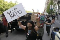 Άγριο ξύλο σε διαδηλώσεις κατά του ΝΑΤΟ στο Σικάγο [ΒΙΝΤΕΟ]