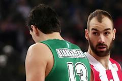 Τζάμπολ στους αιώνιους τελικούς