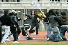 Όλο το Έθνος προσκυνά σώβρακα και φανέλες…