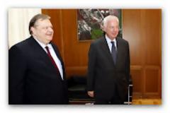 ΠΑΣΟΚ: Εξι σημεία επαναδιαπραγμάτευσης, συν 25 δις στις Τράπεζες, συν ενα 