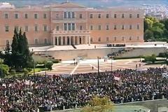 10.000.000 οικονομολόγοι κατέκλυσαν τη χώρα
