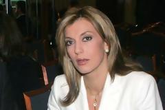 Δύσκολες στιγμές για την Άννα Καραμανλή