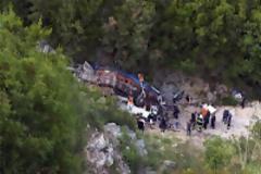 Λεωφορείο έπεσε στο γκρεμό - 12 φοιτήτριες είναι νεκρές