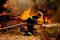 Με μειωμένα κονδύλια κατά 15% στη μάχη με τις φλόγες φέτος η Πυροσβεστική