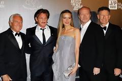 Λάμψη αστέρων στο φιλανθρωπικό gala του Sean Penn