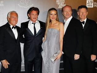 Φωτογραφία για Λάμψη αστέρων στο φιλανθρωπικό gala του Sean Penn