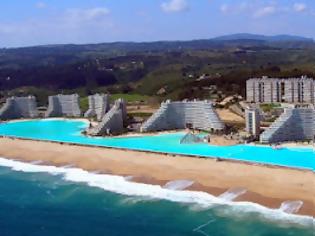 Φωτογραφία για Βουτιές στη μεγαλύτερη πισίνα του κόσμου