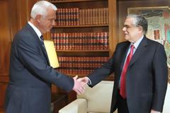 Συνάντηση Πικραμμένου με Παπαδήμο και Παπούλια