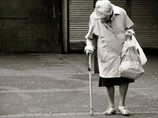 Φωτογραφία για Ξάφριζαν ηλικιωμένες γυναίκες