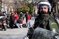 VIDEO: Aς θυμηθούμε όταν ψηφιζόταν το Μνημόνιο πως μας αντιμετώπισαν οι κυβερνήσεις ΝΔ-ΠΑΣΟΚ που πολλοί πολίτες θα ξαναψηφίσουν...
