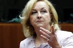 ΦΕΚΤΕΡ: ΕΞΟΔΟΣ ΑΠΟ ΤΟ ΕΥΡΩ ΔΕΝ ΣΩΖΕΙ ΤΗΝ ΕΛΛΑΔΑ