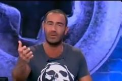 VIDEO: Η άφιξη της Χρυσής Αυγής στη Βουλή από τους Ράδιο Αρβύλα