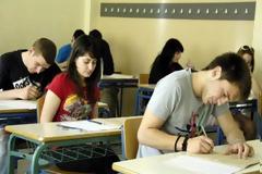 Με τέσσερα μαθήματα συνεχίζονται αύριο οι Πανελλαδικές