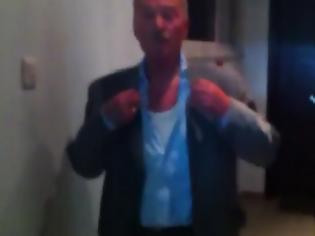 Φωτογραφία για Ο βουλευτής της Χρυσής Αυγής μετά την επίθεση [VIDEO]