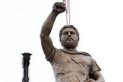 Νέα πρόκληση των Σκοπιανών – Τοποθέτησαν άγαλμα του Φιλίππου Β' σε κεντρική πλατεία