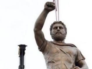 Φωτογραφία για Νέα πρόκληση των Σκοπιανών – Τοποθέτησαν άγαλμα του Φιλίππου Β' σε κεντρική πλατεία