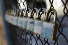 Κλείνει η μία μετά την άλλη επιχείρηση στη Πρέβεζα