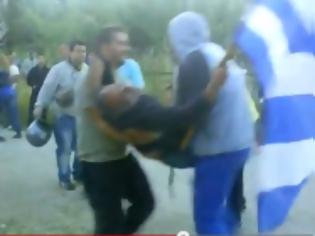 Φωτογραφία για Χάος στην Πάτρα. Κάτοικοι εναντίον λαθρομεταναστών και στη μέση η Χρυσή Αυγή. Βίντεο