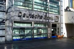 Η Deutche Bank και... οι κότες!