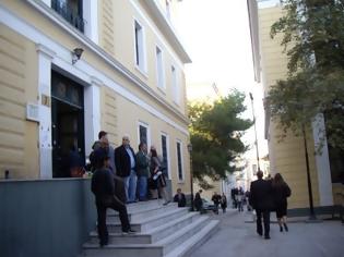Φωτογραφία για VIDEO: Χρυσή Αυγή: Ένταση στα δικαστήρια Ευελπίδων