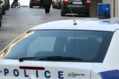Νέο σοκαριστικό περιστατικό αυτοκτονίας. 60χρονος έκοψε τις φλέβες του σε κεντρική πλατεία του Περιστερίου